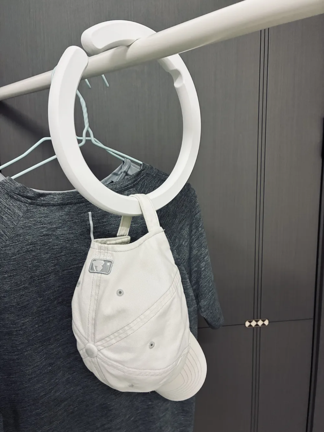 Circular hanger with small garments