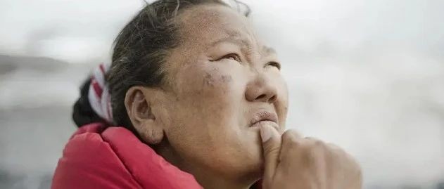 世界之巅的女性力量：《珠峰女王：拉克帕·夏尔巴》