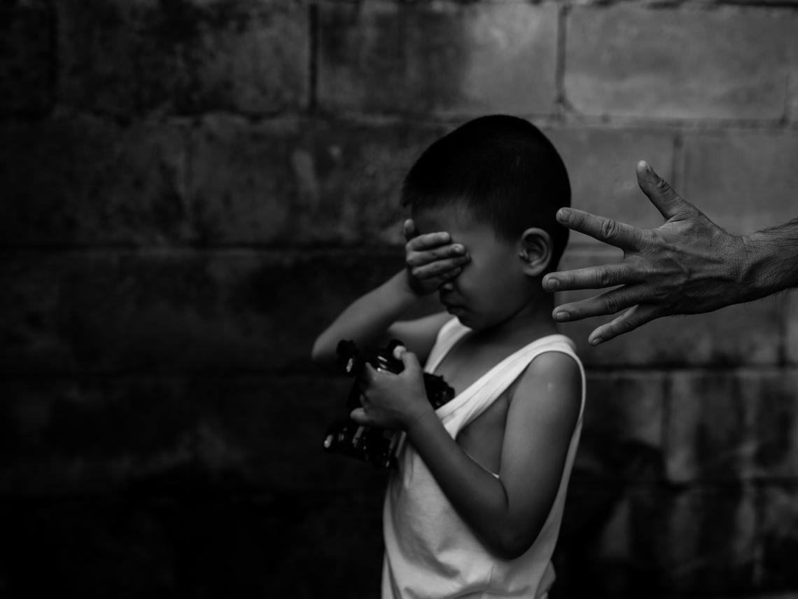 ​9岁围棋少年疑被家暴后坠亡：源众解读背后的法律困境与出路