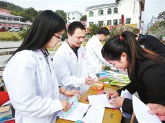 上杭县宣传普及艾滋病防控知识