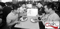 2013“‘携手红丝带’艾防宣传进校园活动”受城