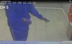 美男子携疑似艾滋病毒针管抢劫中餐馆