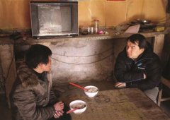 杭州一慈善拍卖会筹款20多万，用于帮扶艾滋遗孤