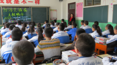 甘肃敦煌市开展在校学生防艾知识宣传教育活动